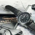 IWC-Montre-d-Aviateur-Heure-Universelle-IW326201 Lionel Meylan Horlogerie Joaillerie Vevey