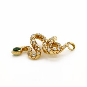 Pendentif motif serpent