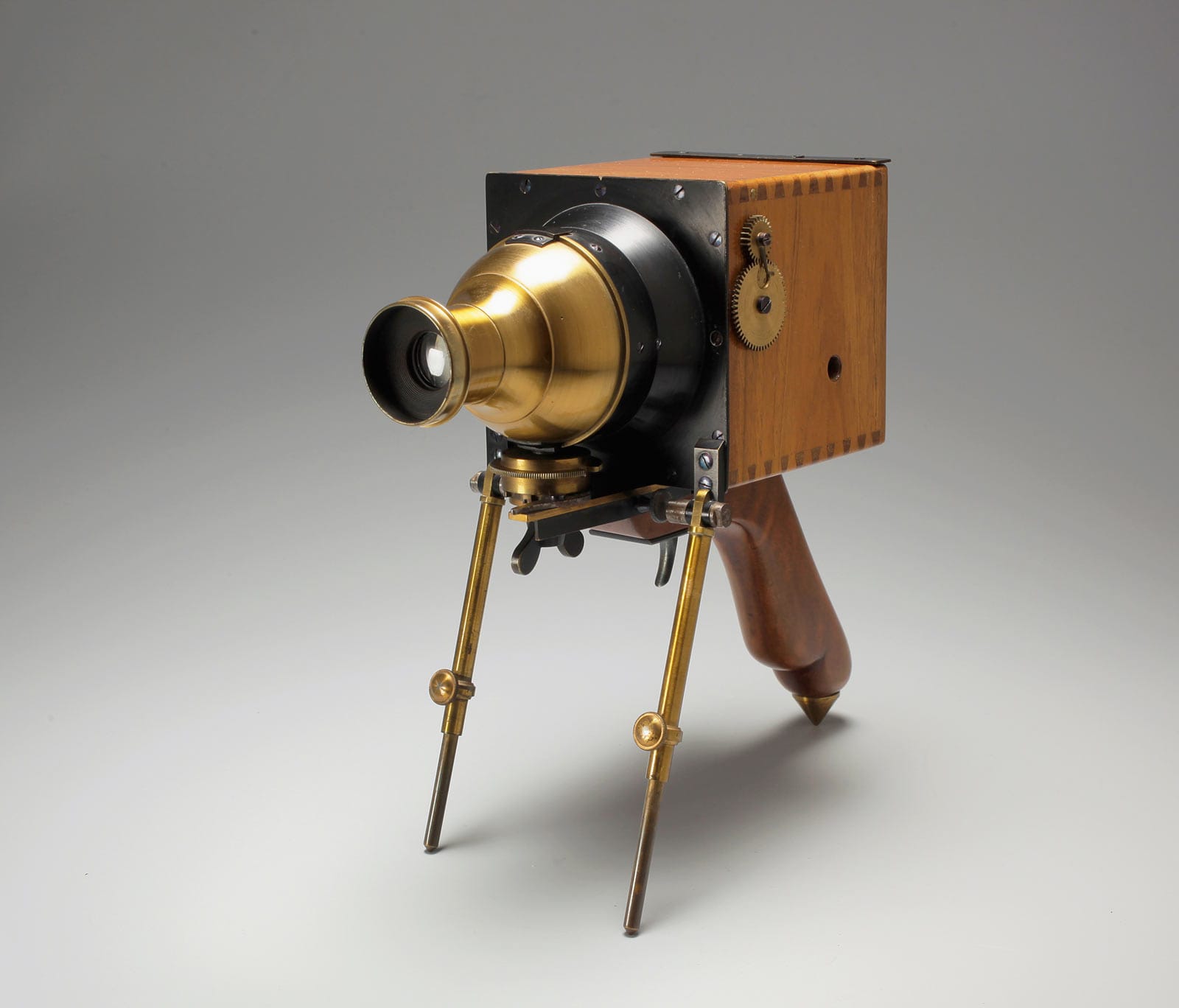 Musée suisse de l’Appareil photographique – Les curieuses machines du 8e art
