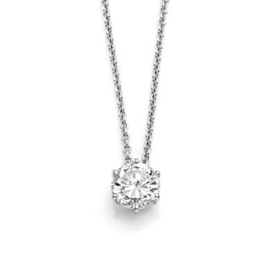 Necklace set with a white diamond