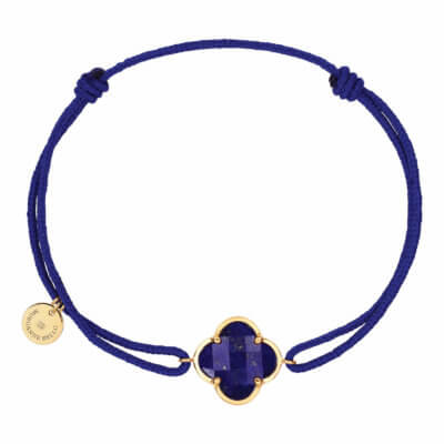 Victoria, bracelet cordon bleu avec motif trèfle en lapis-lazuli, entourage en or jaune