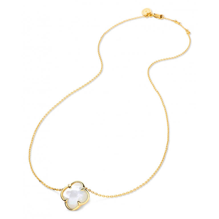 Morganne Bello - Victoria, yellow gold necklace set with a white mother-of-pearl clover