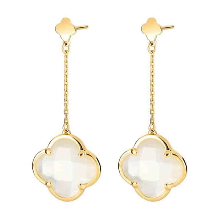 Morganne Bello - Victoria, yellow gold earrings set with two white mother-of-pearl shamrocks
