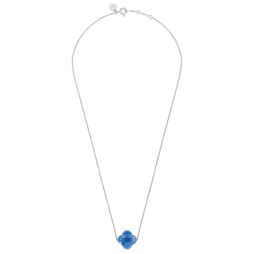 Friandise collier en or blanc 750 sertie d’un trèfle en quartz bleu