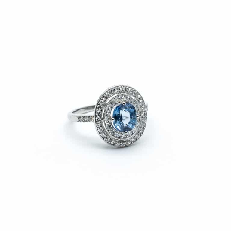 Vintage Jewelry - Vintage 950 platinum ring set with a blue sapphire
