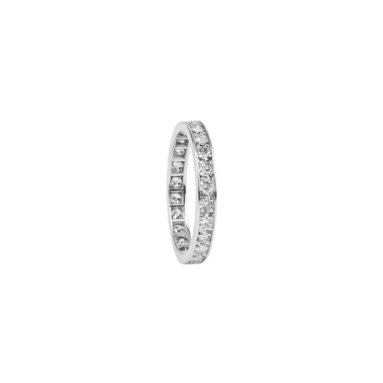 Vintage Jewelry - Vintage wedding band in 750 white or grain set with 24 diamonds