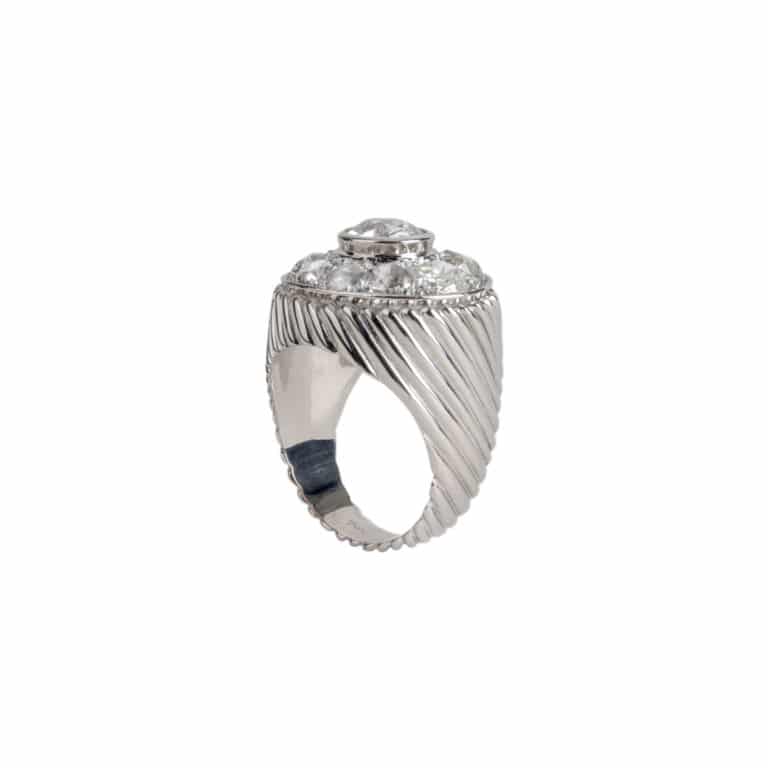 Vintage Jewelry - Vintage ring in white gold circular pattern set with 1 diamond and 10 old brilliant-cut diamonds