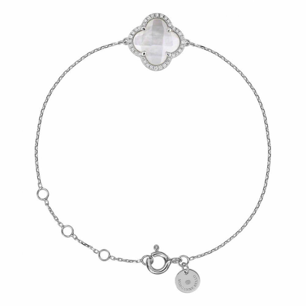 Victoria bracelet in white gold, white mother-of-pearl clover surrounded by diamonds