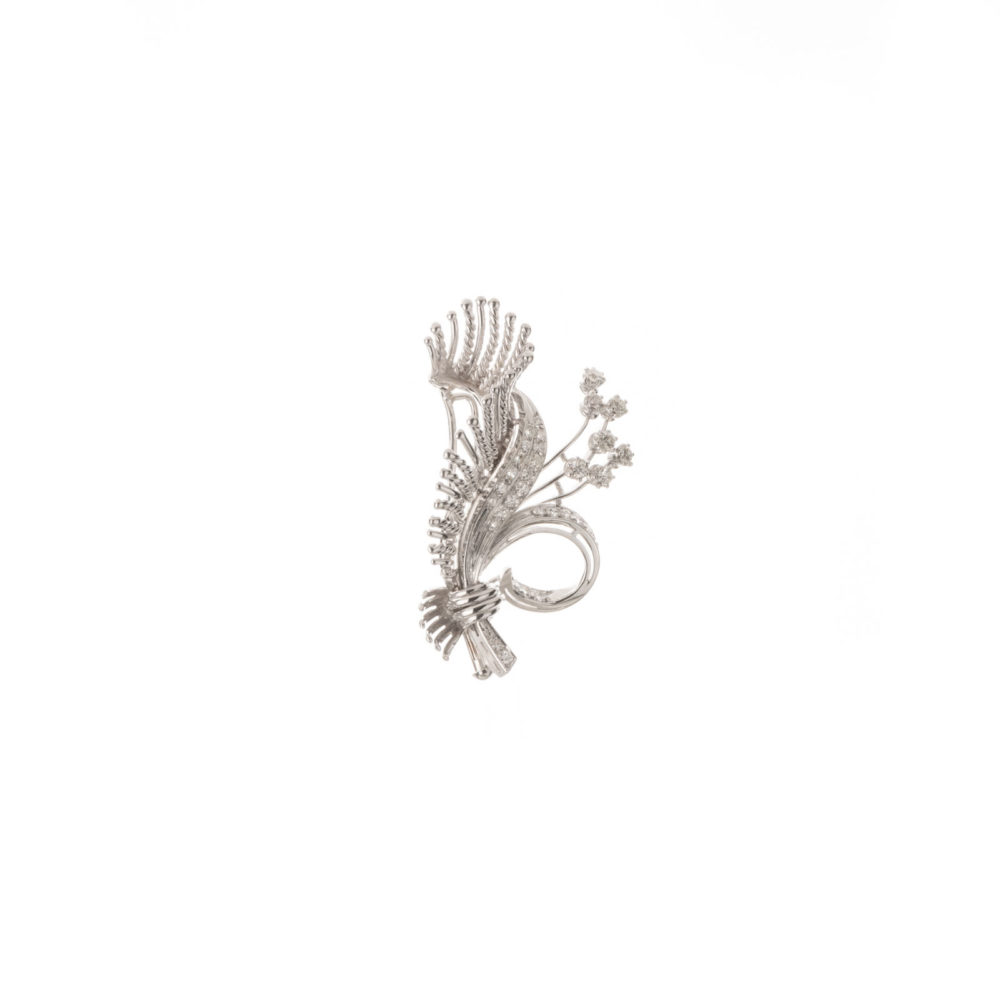 Vintage broche en or blanc 750, motif floral serti de 27 diamants taille 8/8 et 7 diamants taille brillant