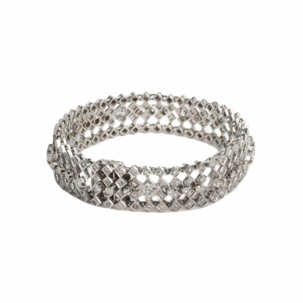Vintage bracelet en or blanc style manchette serti de 197 diamants