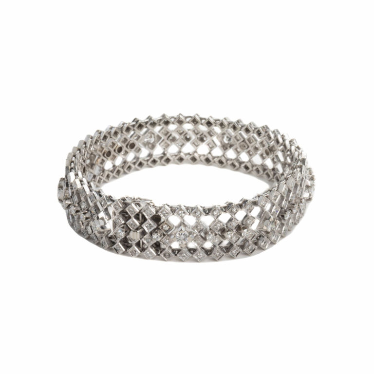 Bijoux Vintage - Vintage bracelet en or blanc style manchette serti de 197 diamants