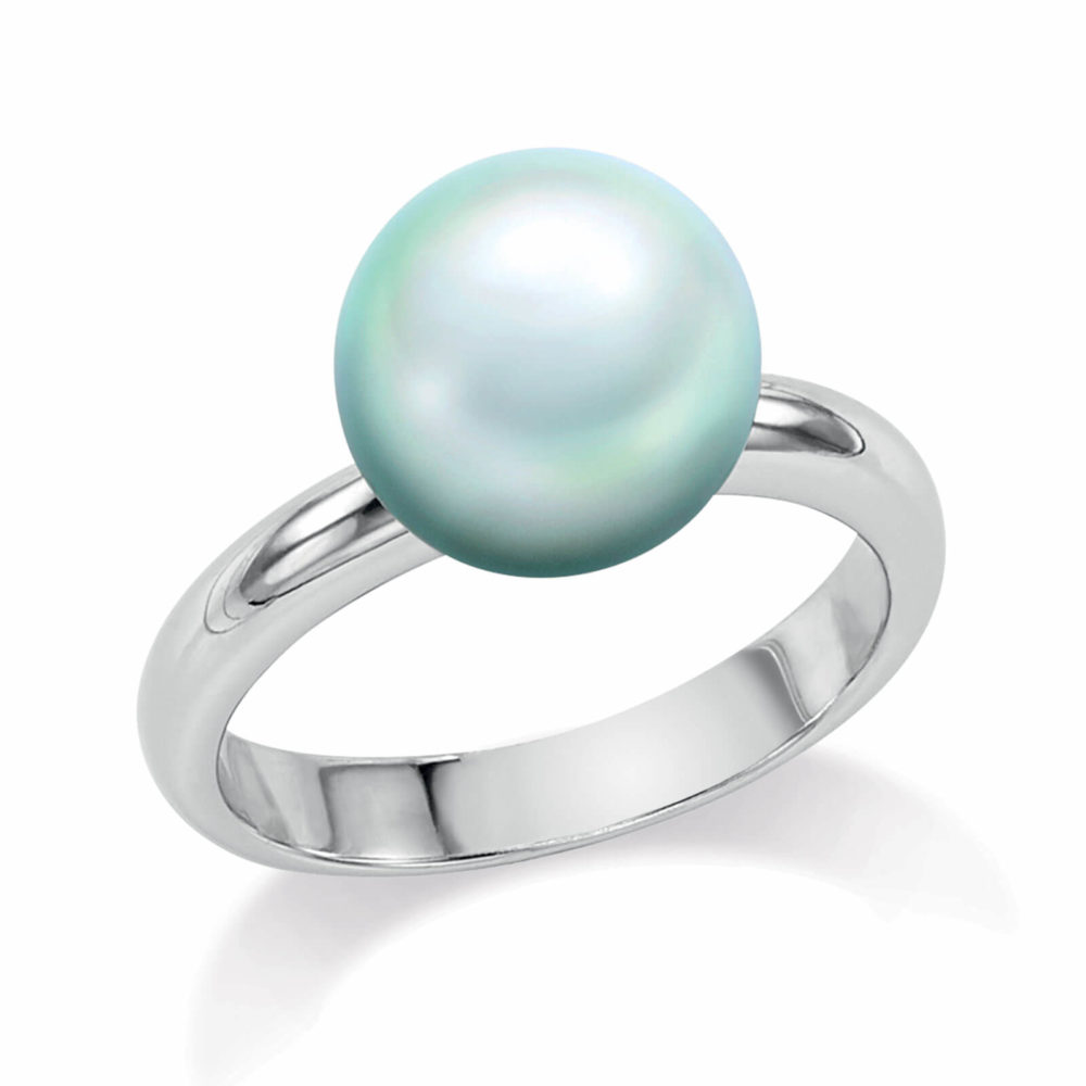 White gold ring with a grey Tahitian pearl
