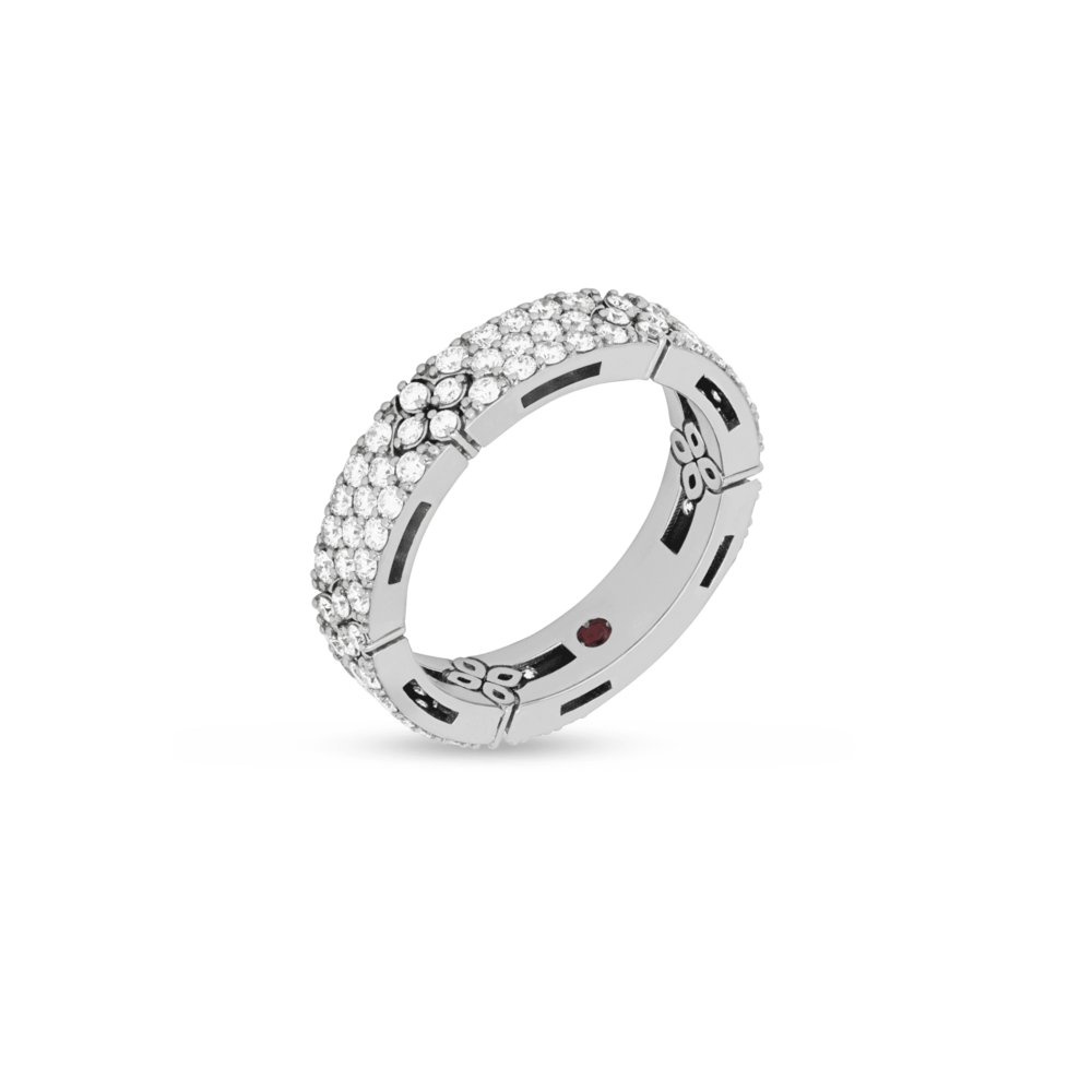 Love in Verona ring with diamonds