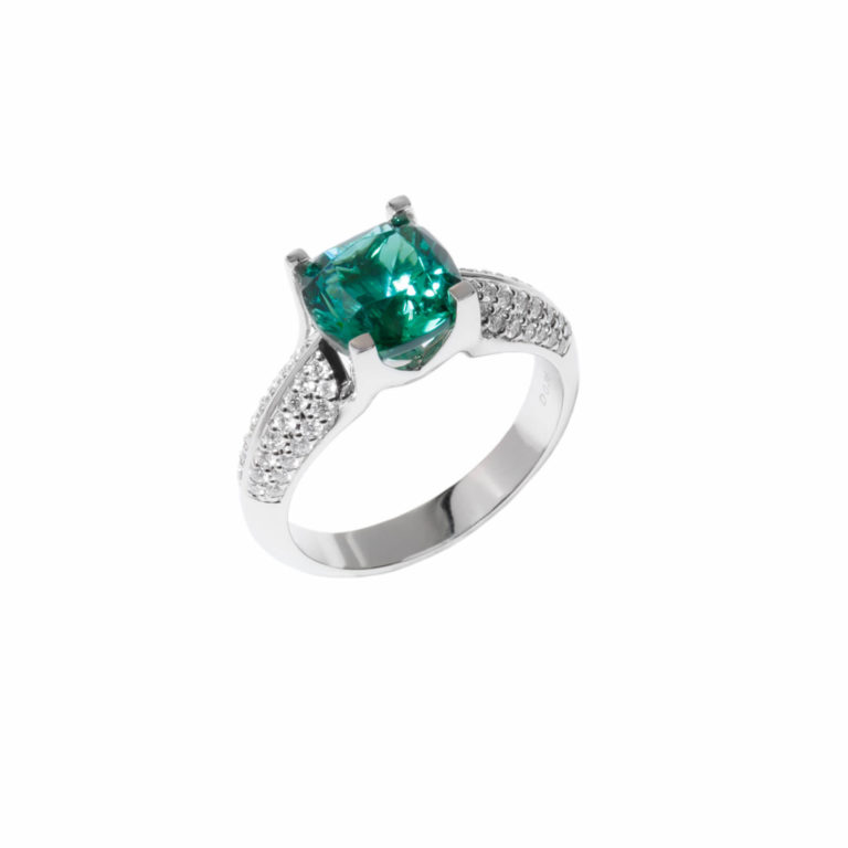 Lionel Meylan Créations - Platinum ring set with a tourmaline surrounded by diamonds