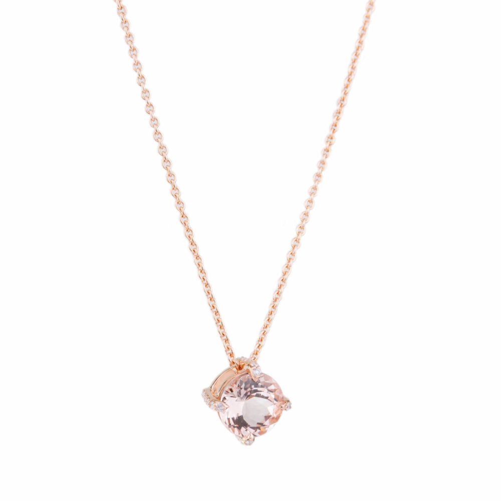 Rose gold necklace set with a morganite