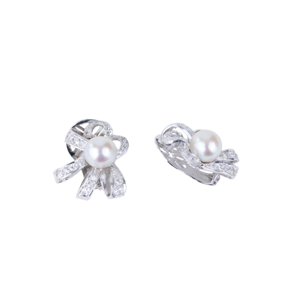 Clips d’oreilles or blanc 750 perles de culture Akoya et diamants