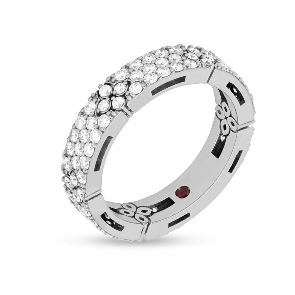 Love in Verona white gold ring set with flower motif diamonds with a ruby