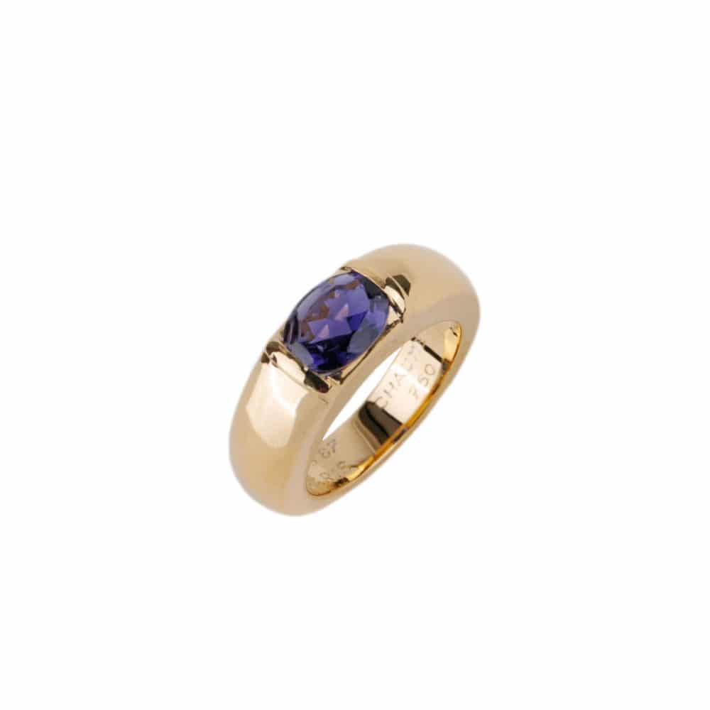Gioa, bague en or jaune sertie d’une iolite ovale