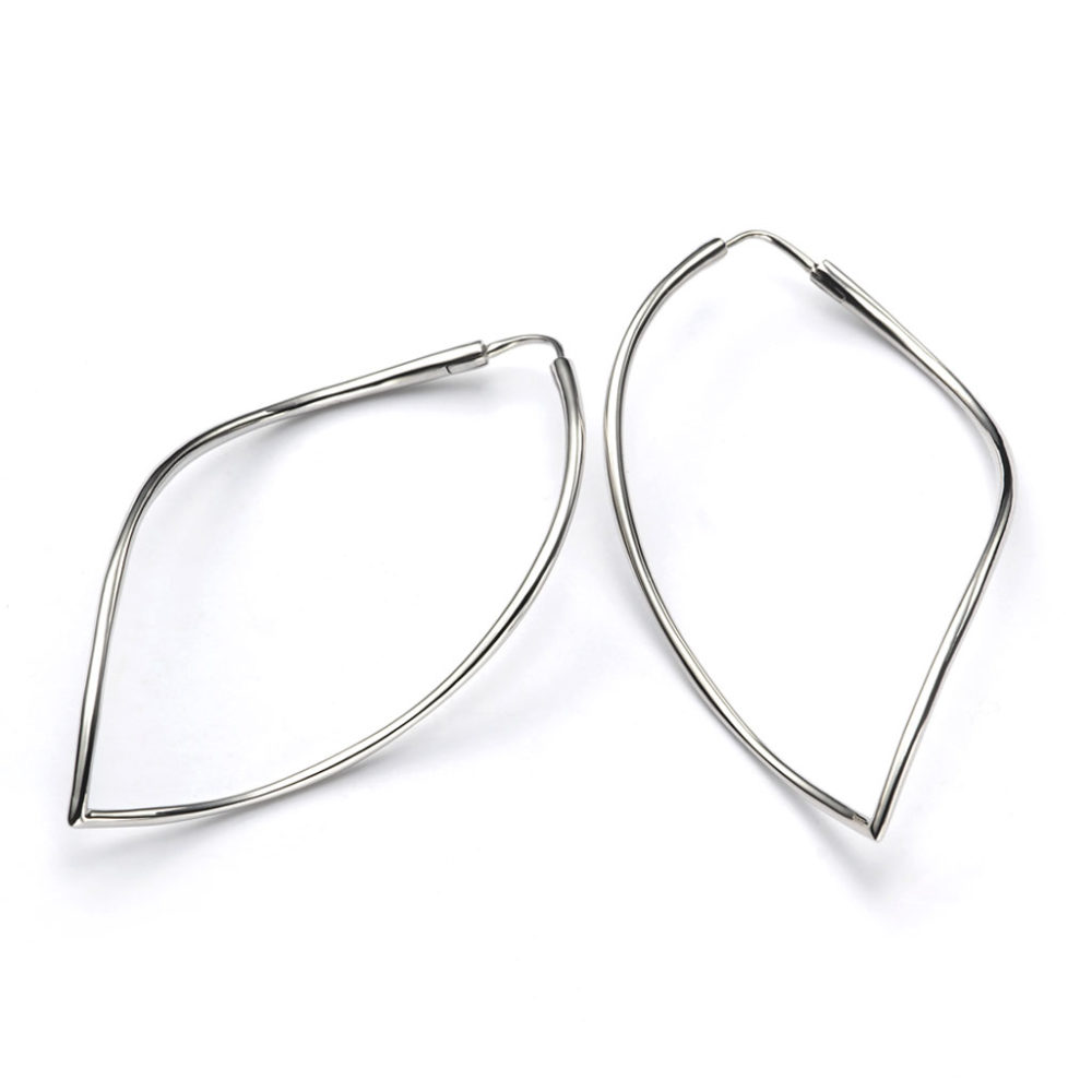 Navettes, créoles en or blanc 750