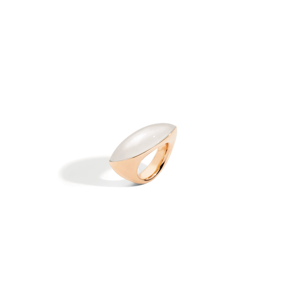Fuseau Piccolo, bague en or jaune 750, sertie d’un cristal de roche et nacre blanche