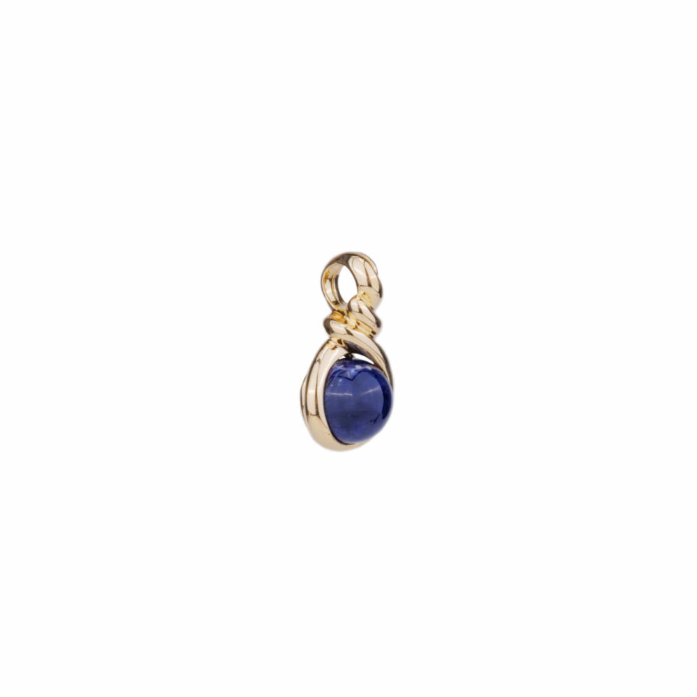 Yellow gold pendant 750 with sodalite