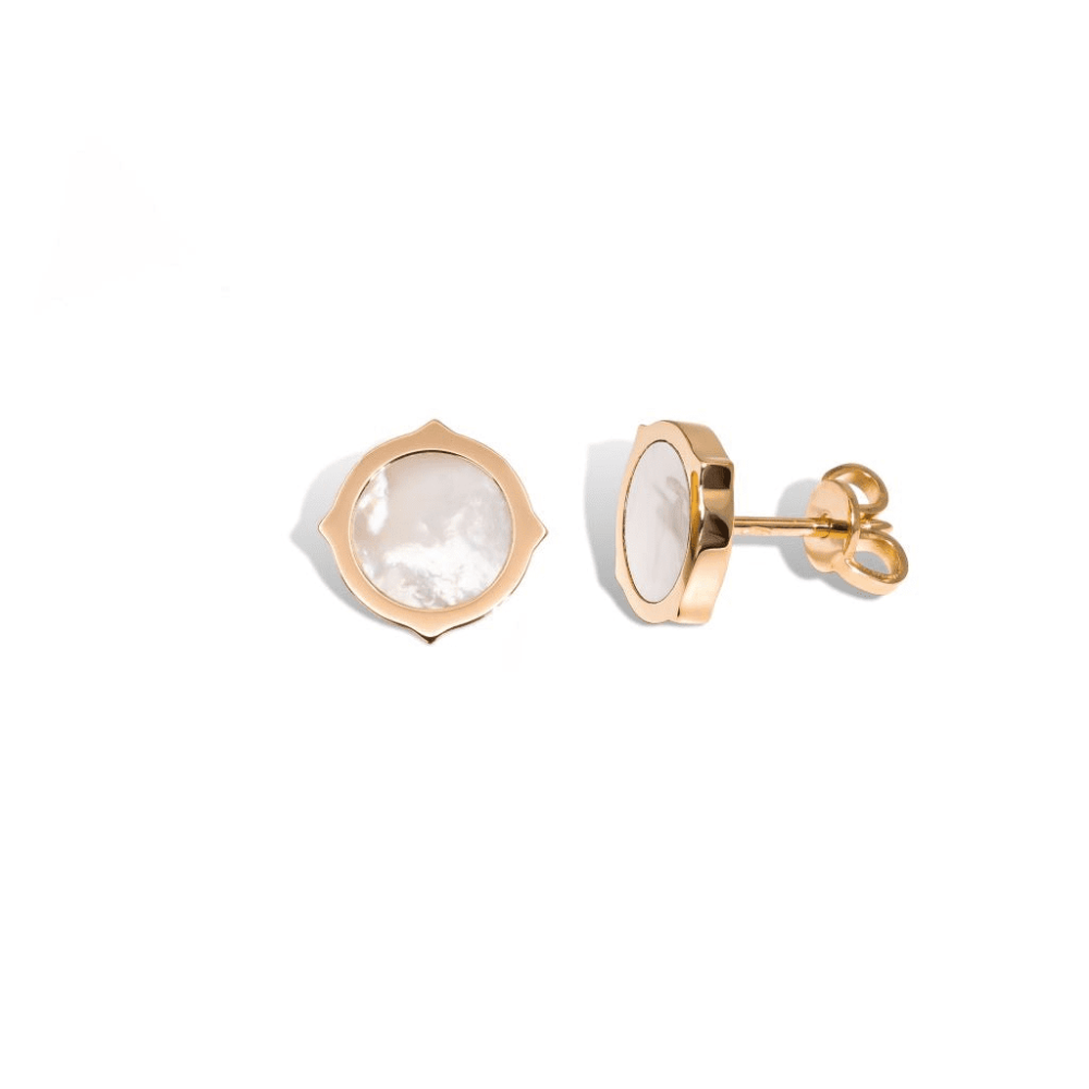 Stud earrings in rose gold with white mother-of-pearl