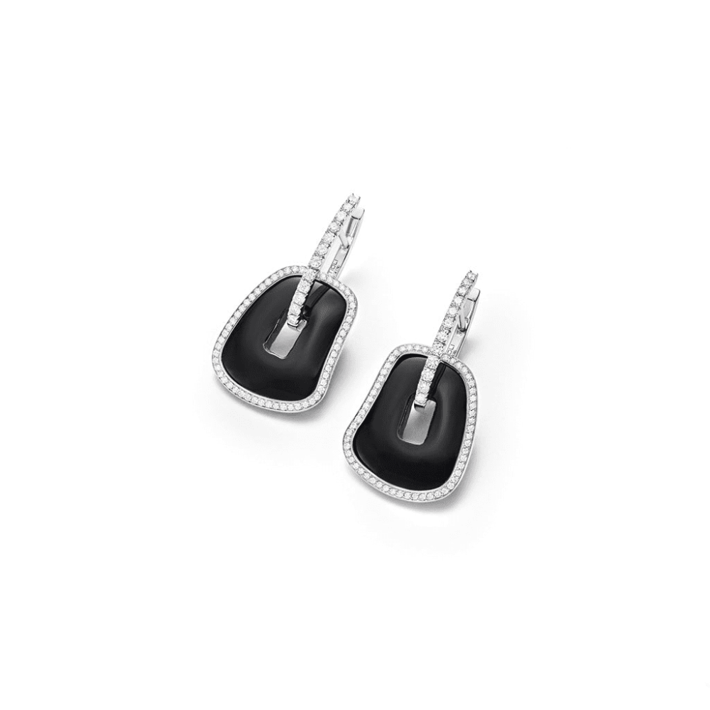 Earrings in white gold set with diamonds and onyx