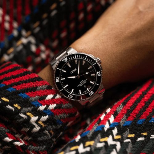 Oris 01 733 7789 4154-07 8 23 04PEB aquis date horlogerie lionel meylan vevey lausanne montreux