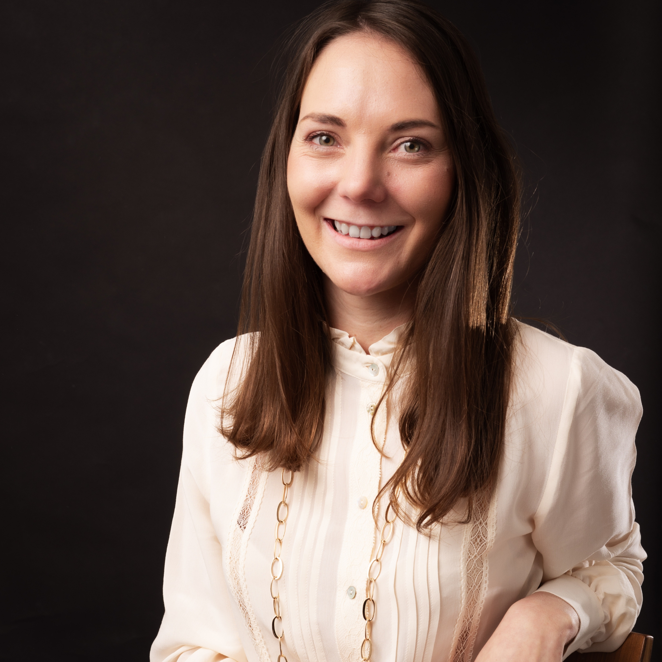 Magalie Borgeat, Sales advisor